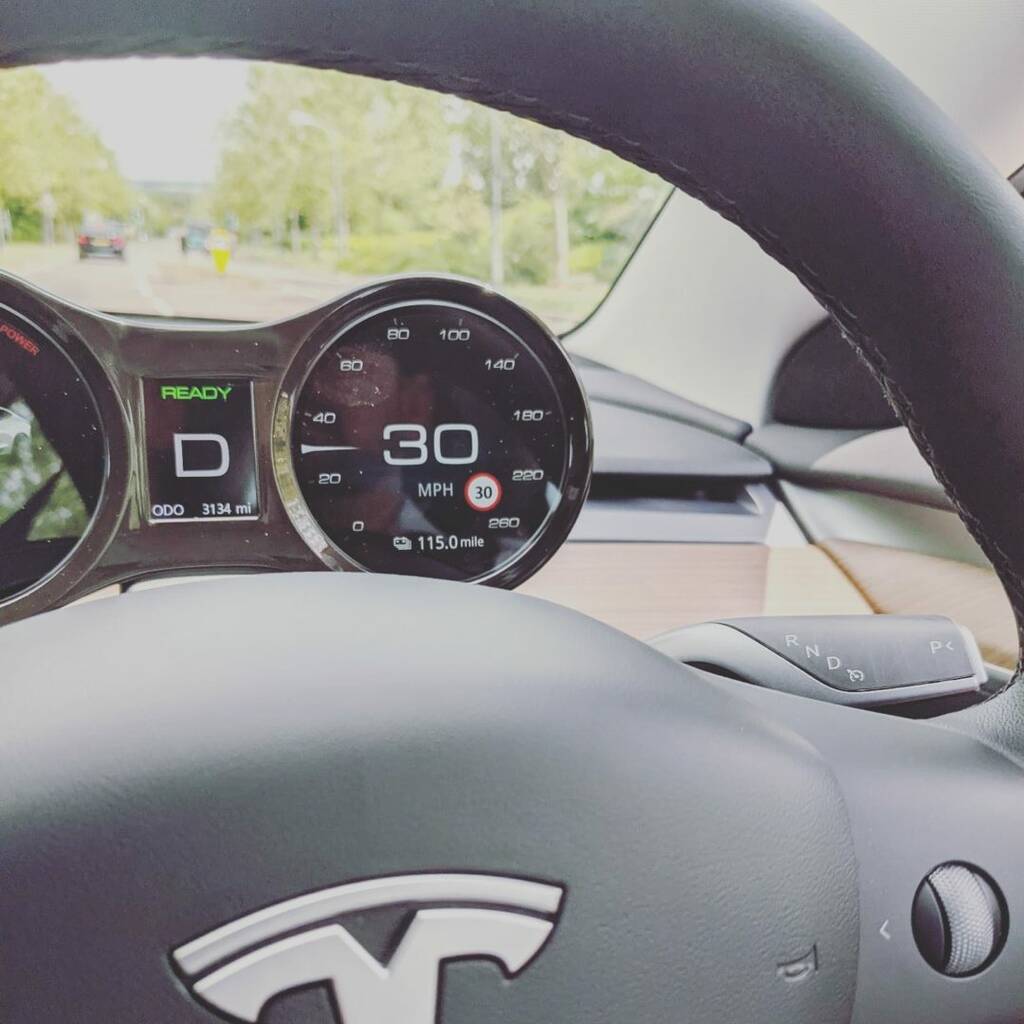Model 3 Dash Screen