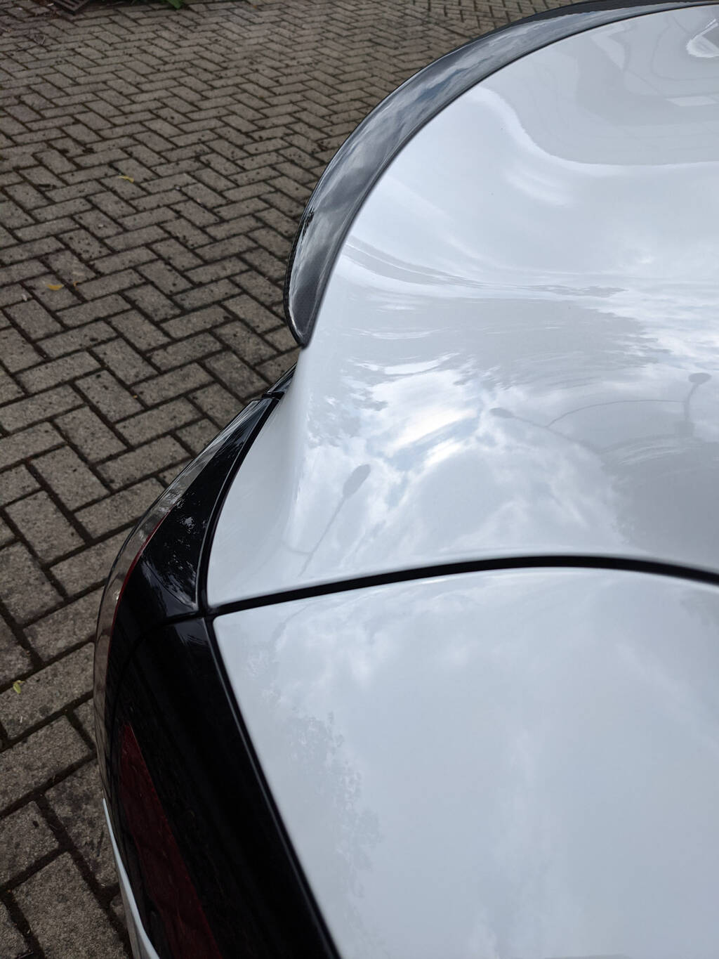 Tesla model 3 carbon fibre rear spoiler