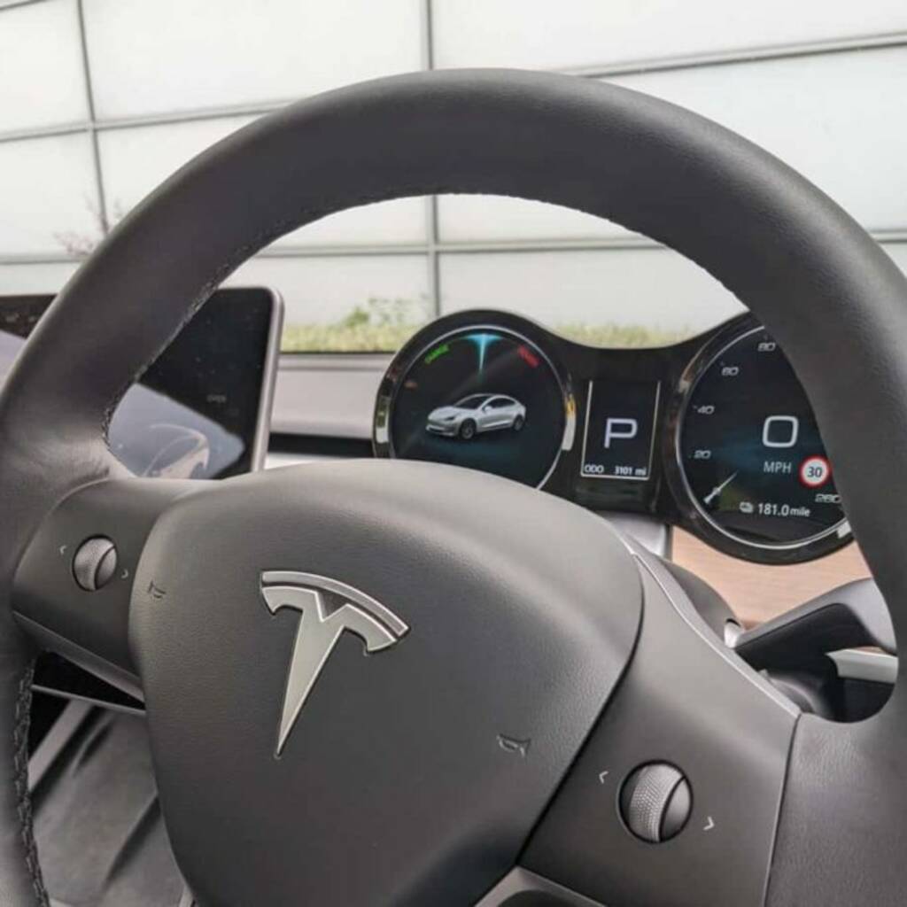 Model 3 Dash Screen