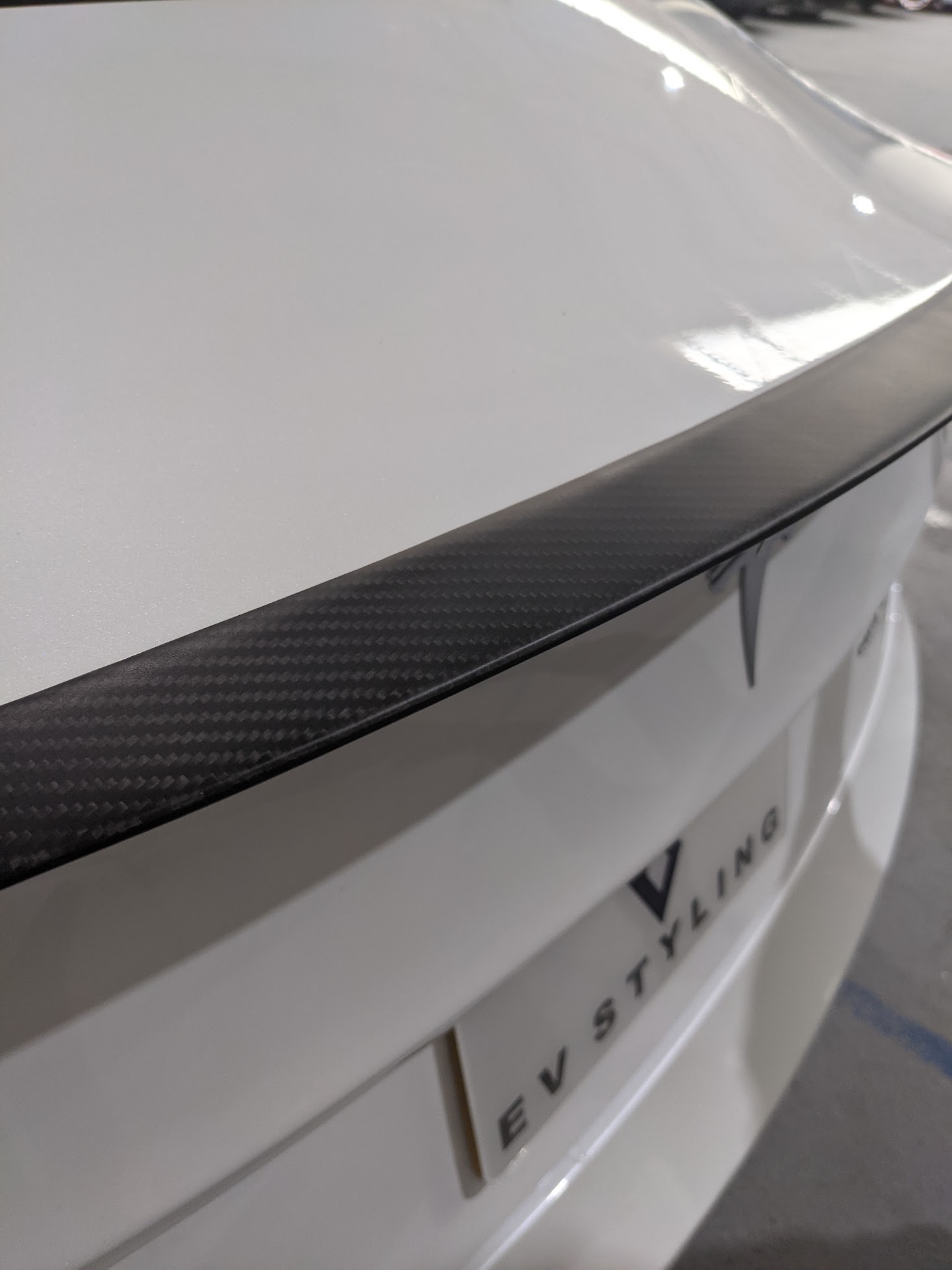 Matte Tesla model 3 carbon fibre rear spoiler